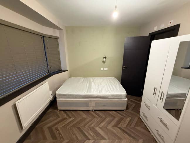 DSS-Studio Flat Available in Pinner Harrow HA3 Main Photo