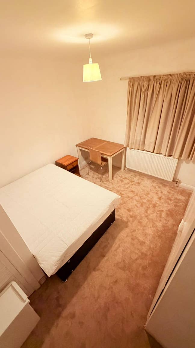 Three room available with all bills WD6 3HU Main Photo