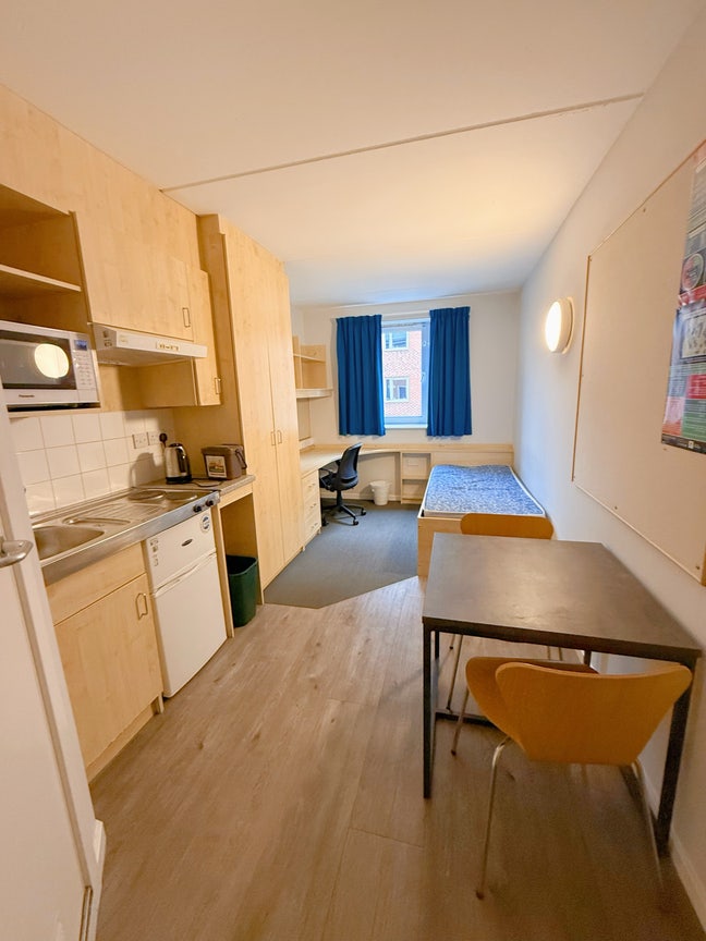 Broadgate Park Studio &pound;800 cashback Main Photo