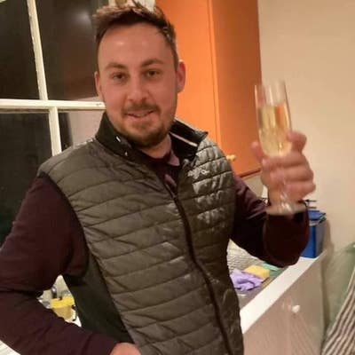 Professional male looking for room in shared house Main Photo