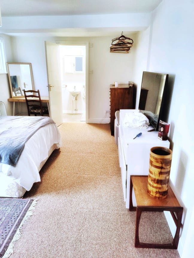 Large double en-suite  Main Photo