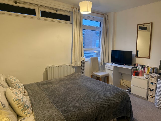 Lovely room in Putney  Main Photo