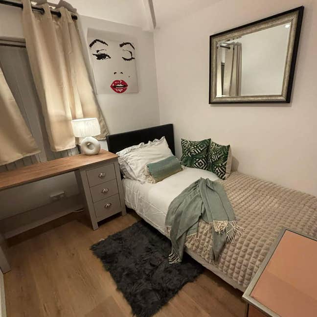 Double & Single Room Available | Bills Included |  Main Photo