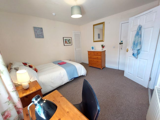 Ensuite double rooms near town centre Main Photo