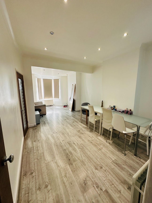 Brand New 3/4 Bedroom House In Leytonstone  Main Photo