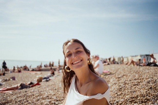 28y/o professional seeking room or studio  Main Photo