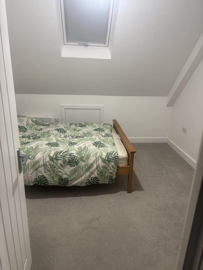 Lovely Single Room in the Heart of Eastleigh – Wal Main Photo