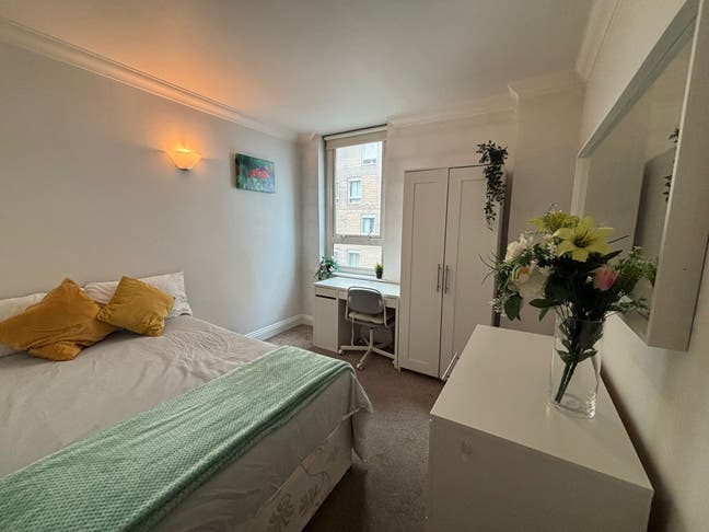 ✨ Spacious Double Room – Crossharbour | All Bills  Main Photo