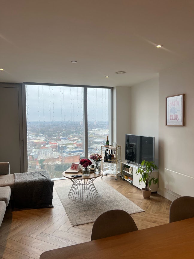 Single room in modern greengate apartment Main Photo