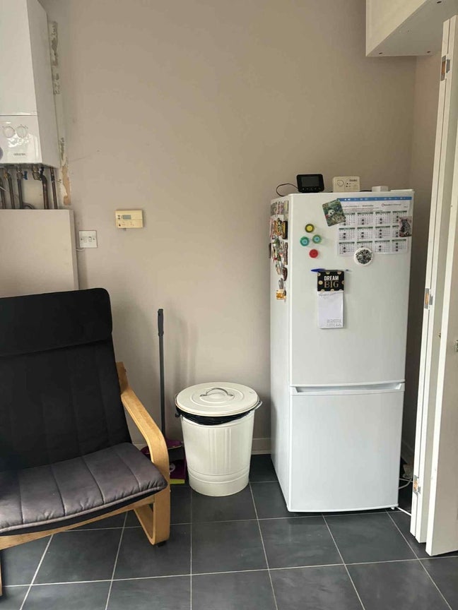 Bright Double Room in Friendly Two-Bedroom Home wi Main Photo