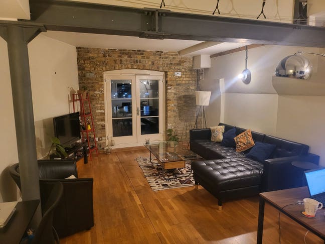 Spacious Double Room w/ Private Bathroom on Thames Main Photo