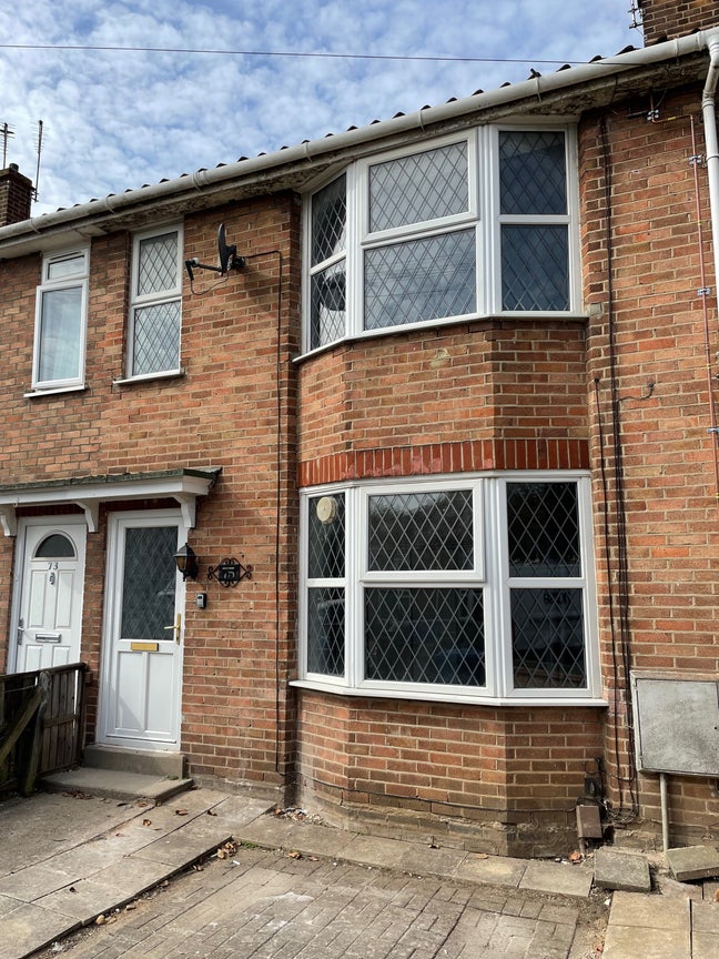 En suite room in 4 bedroom house  Main Photo