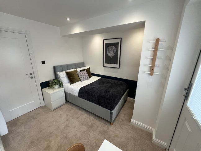 Luxury Double Bedroom Main Photo