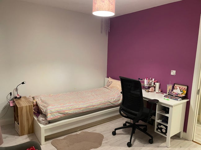 Bright & Fully Furnished Double Room. FELTHAM Main Photo