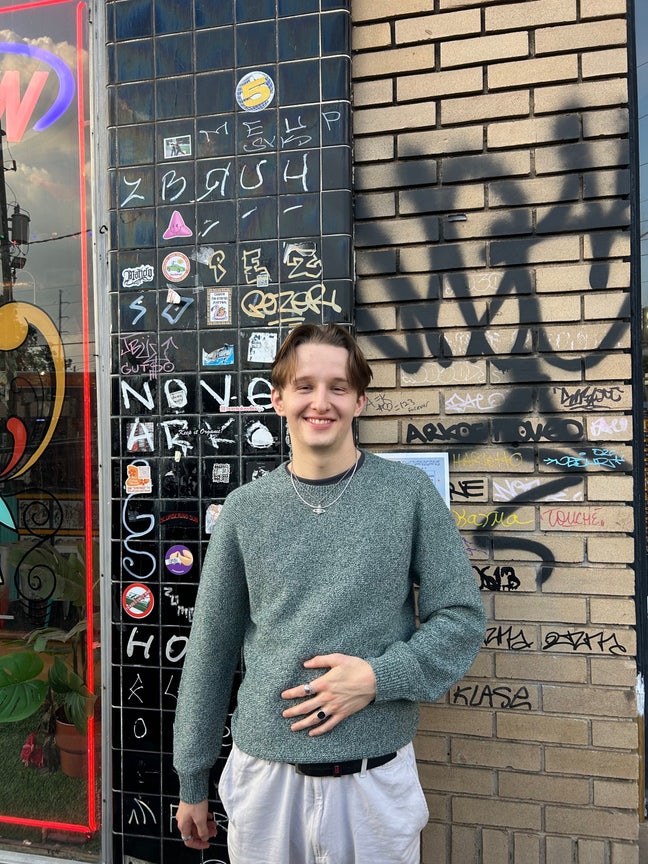 Young Professional looking for room or studio Main Photo