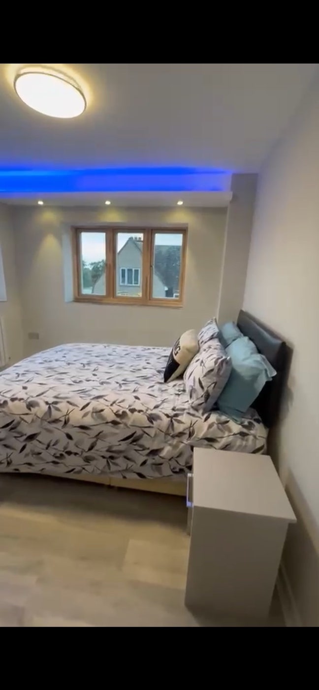 2 rooms for rent in Dagenham Main Photo