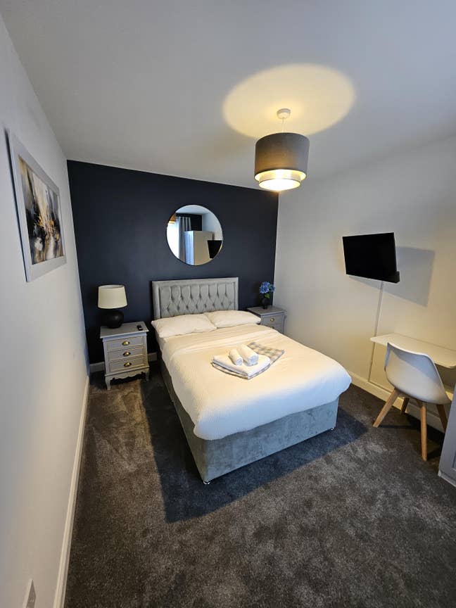 Double Room Available in Modern 4-Bed House  Main Photo