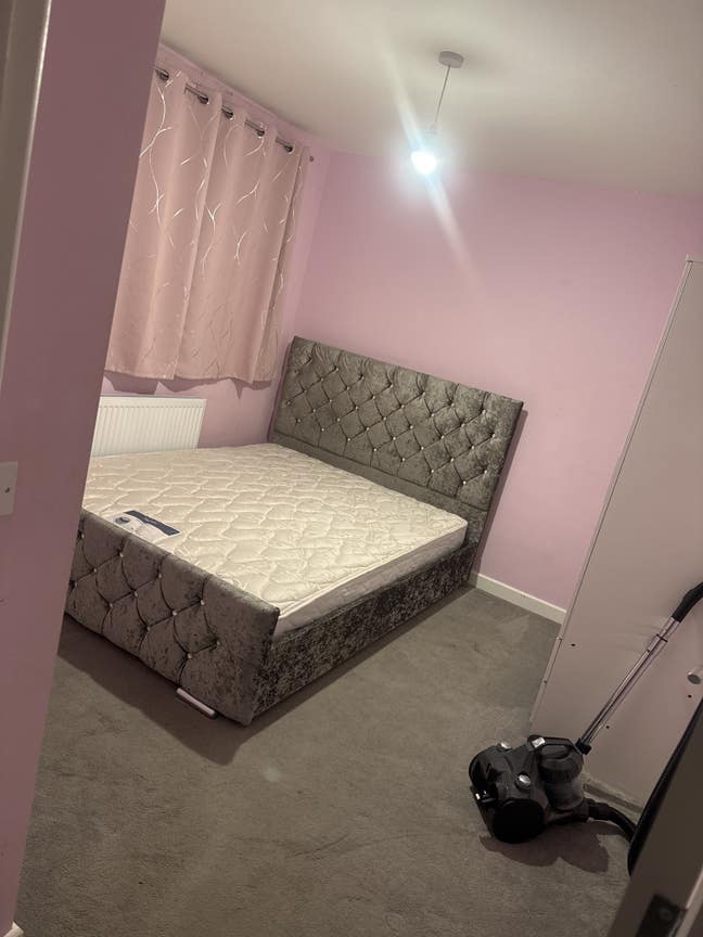 Double Room to Let Main Photo