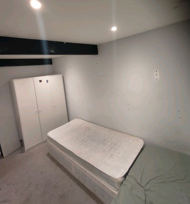 Room available for two boys or girls in Bromley. Main Photo