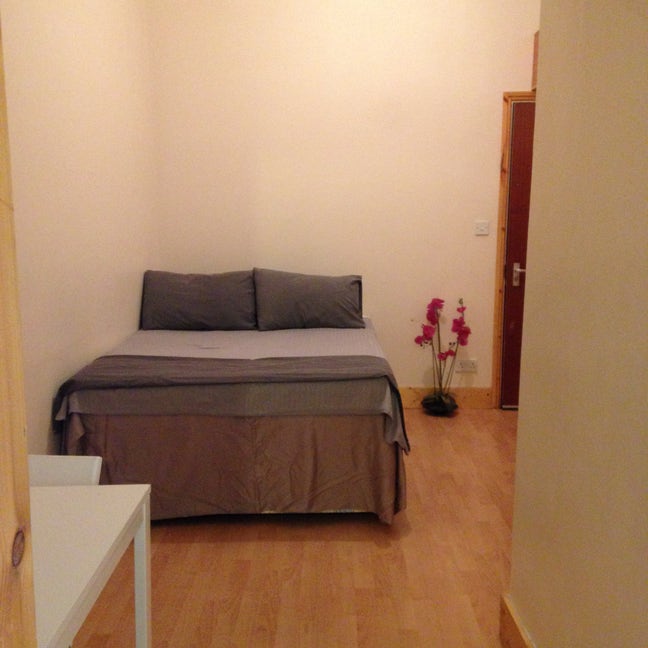 099T-West Kensington-Studio Flat-Single Person Main Photo