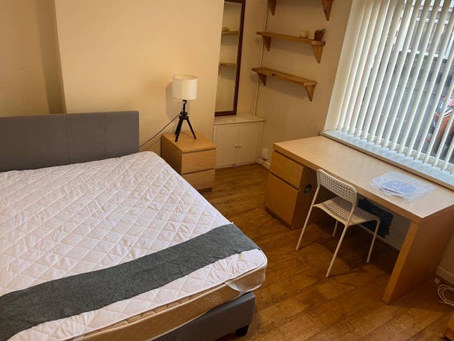 Room Is Available in Treforest  Main Photo