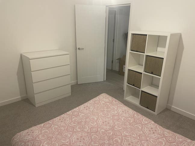 Bright Double Room in Quiet Flat Main Photo