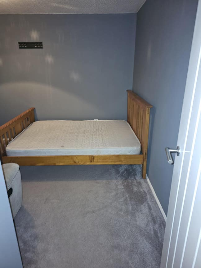 Room to rent monday to Friday  Main Photo