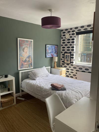 Large room for short or mid term Main Photo