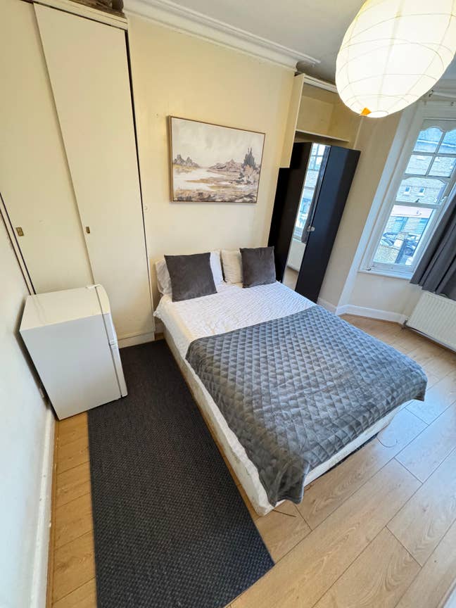 Spacious Room to let in Seven Sisters All Included Main Photo