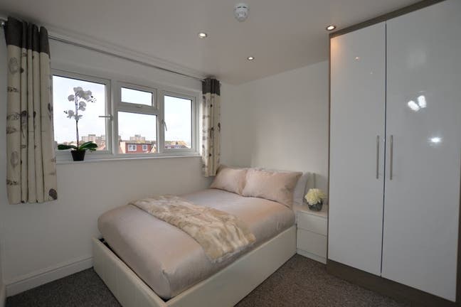 Small double room - Perivale/West Ealing Main Photo