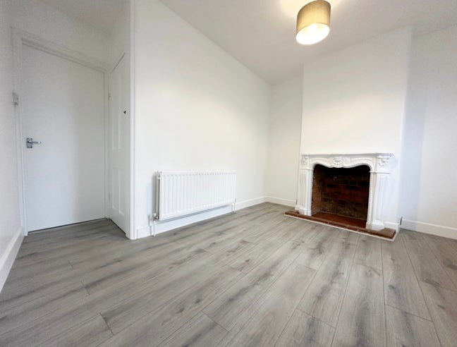 Room to rent in 2-person house in Caversham Main Photo