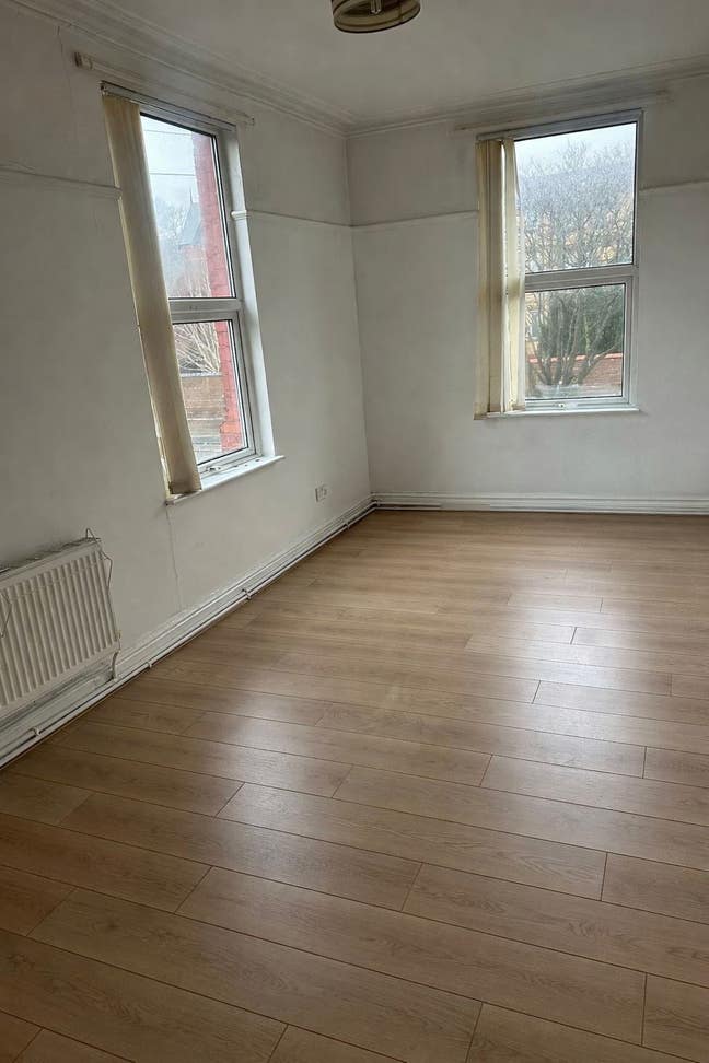 Available NOW - Double Room Aigburth Road Main Photo