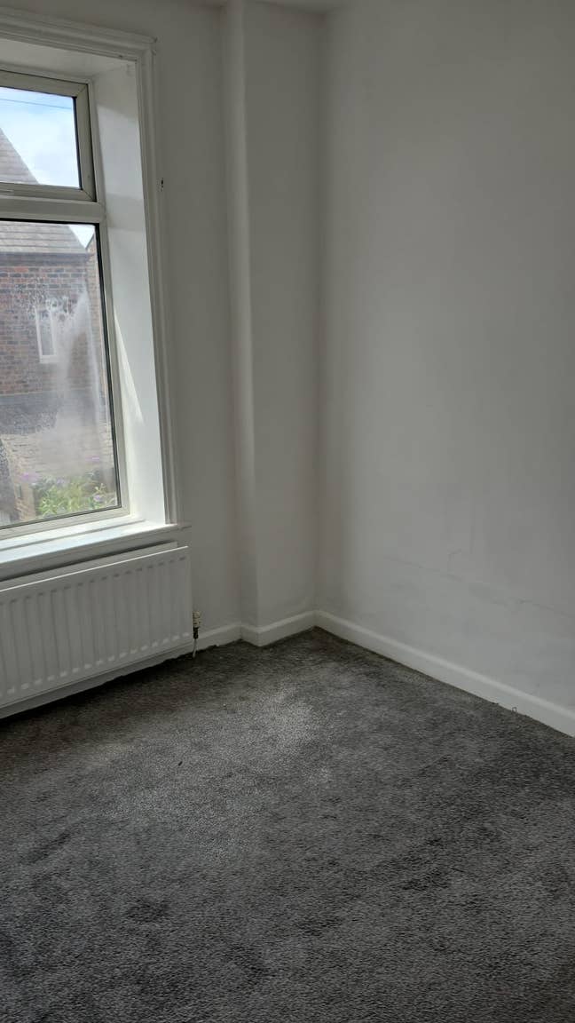 Single room OL4 Main Photo