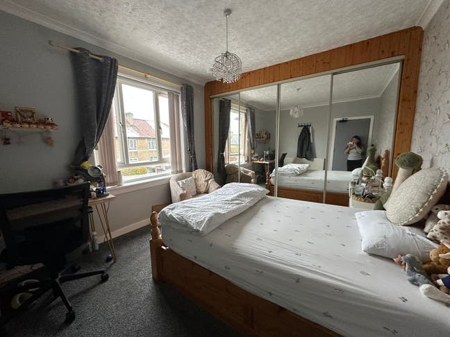 Fully Furnished Rooms available now! Main Photo