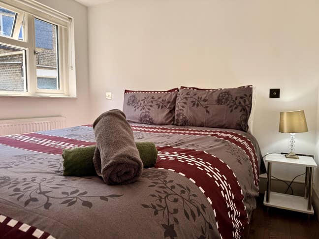 Central London Double Room Main Photo