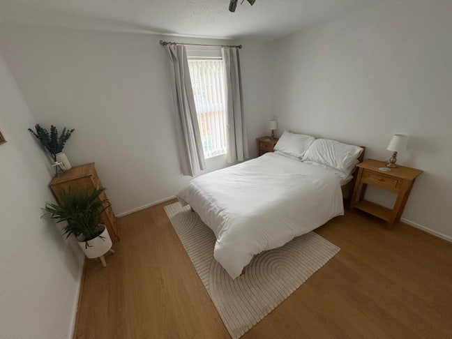 Double room to rent - all bills included Main Photo