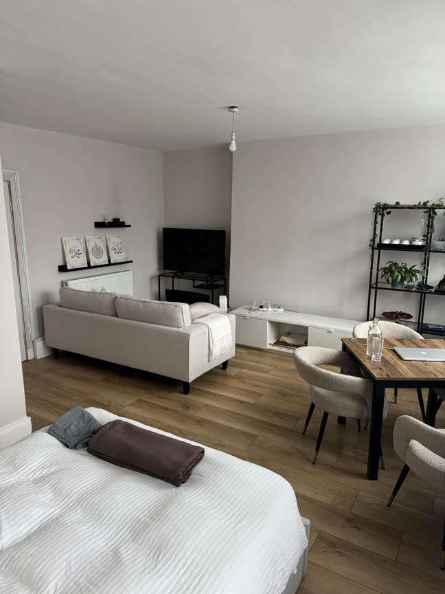 Studio flat share  Main Photo