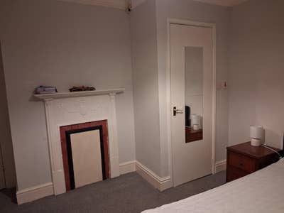 Large double en-suite room available  Main Photo