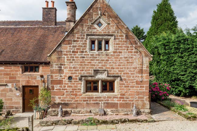 Double Ensuite Room Available Now - Ipstones Main Photo