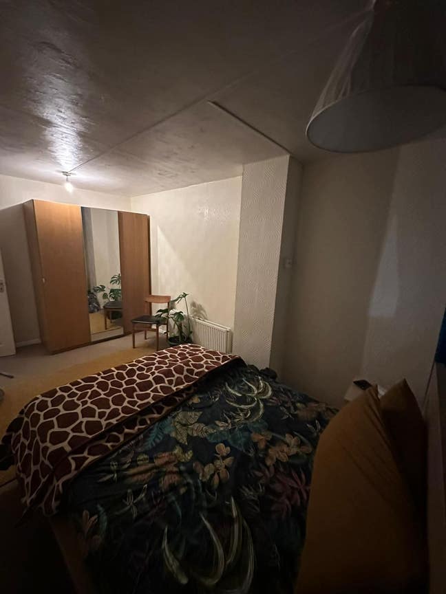 Double room is available for rent in - E16 4QB Main Photo