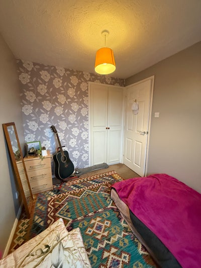 Single room for rent in 3 bedroom house.  Main Photo