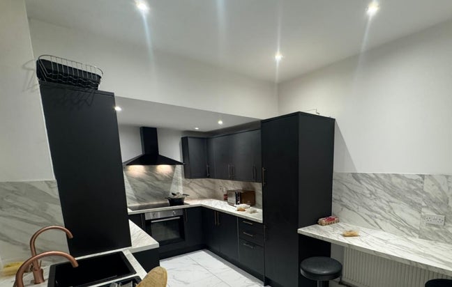 You Have Just Found Your Ideal Room In CV2 Main Photo