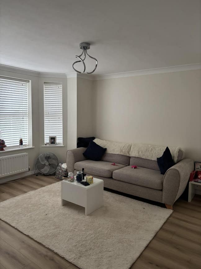 Small double room available 14-02-26 Main Photo