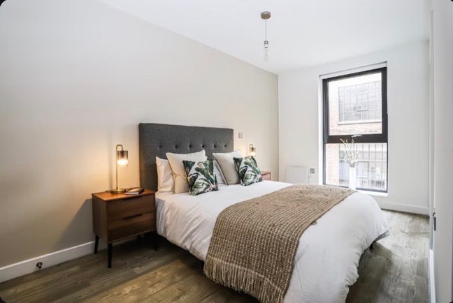 Spacious 1 bed 6mins from city Center Main Photo