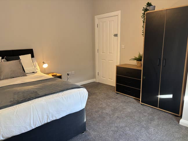 8 Min Walk to Tram- Lots off Free Parking​🚘​ Main Photo