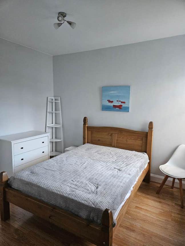 1-Double room is available for rent in SE25 5PT Main Photo