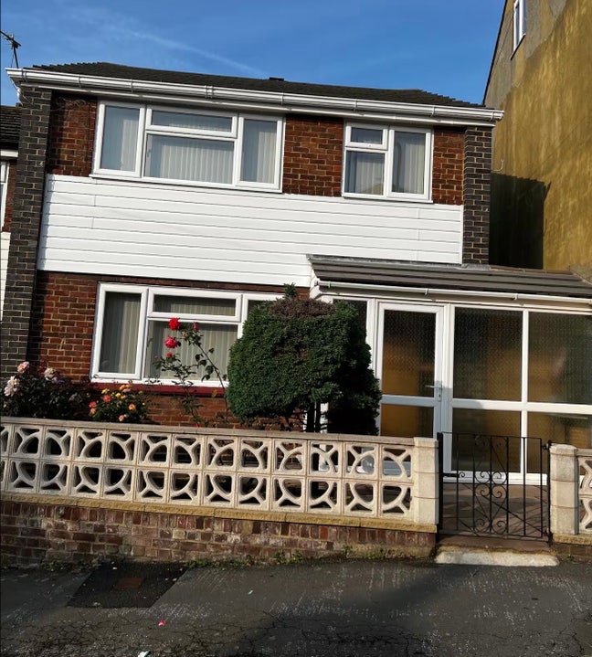 House furnished  Main Photo