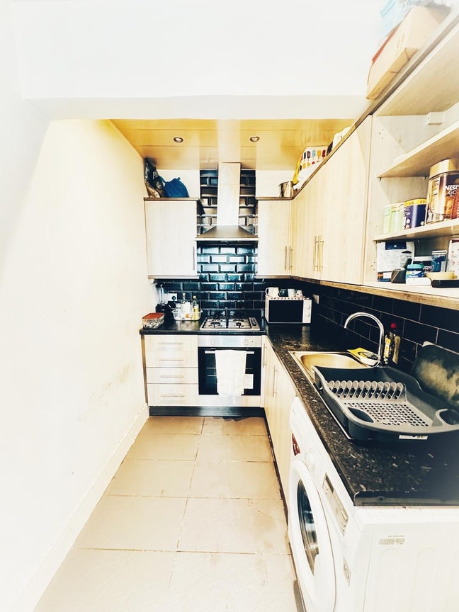 Double Room For Rent Main Photo