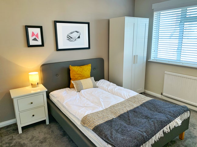 😍Stunning Huge Room - Available Now ✔😍 Main Photo