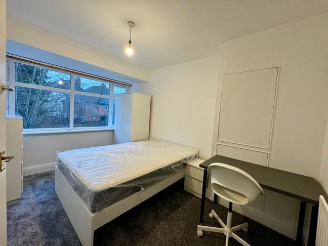 New Refurbished Rooms near Penrhyn Road Campus Main Photo